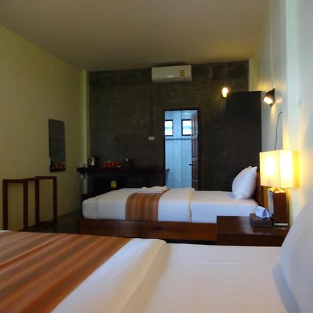 The Chevalley Beach Resort Szatun Kültér fotó