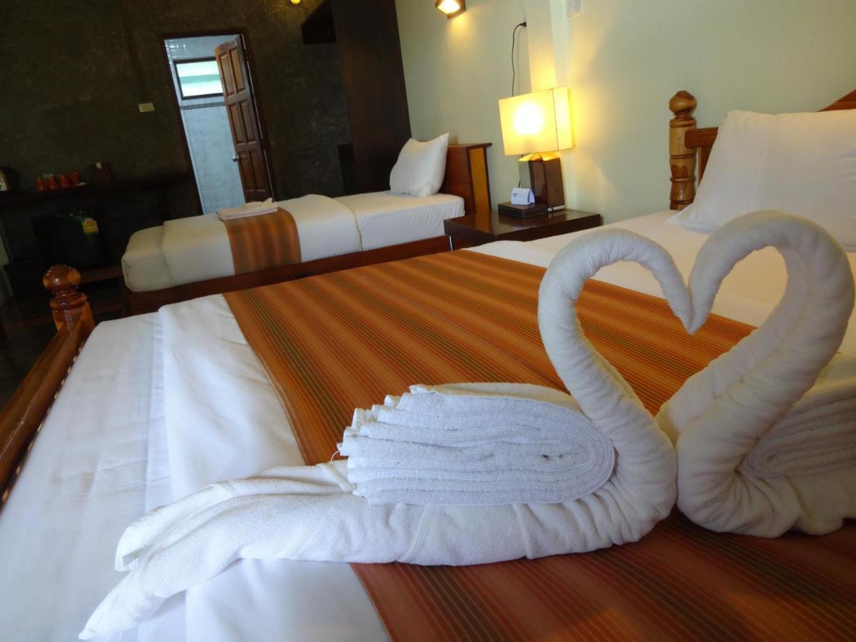 The Chevalley Beach Resort Szatun Kültér fotó