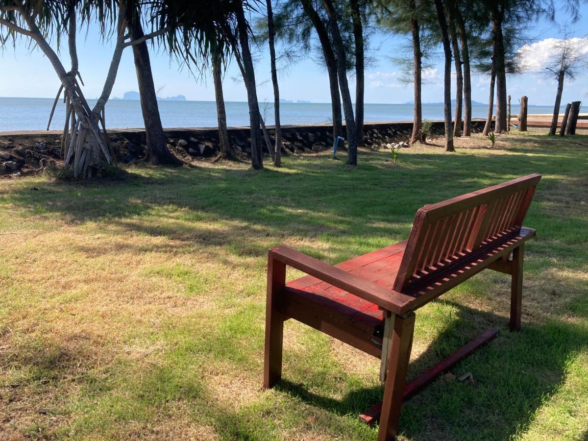 The Chevalley Beach Resort Szatun Kültér fotó