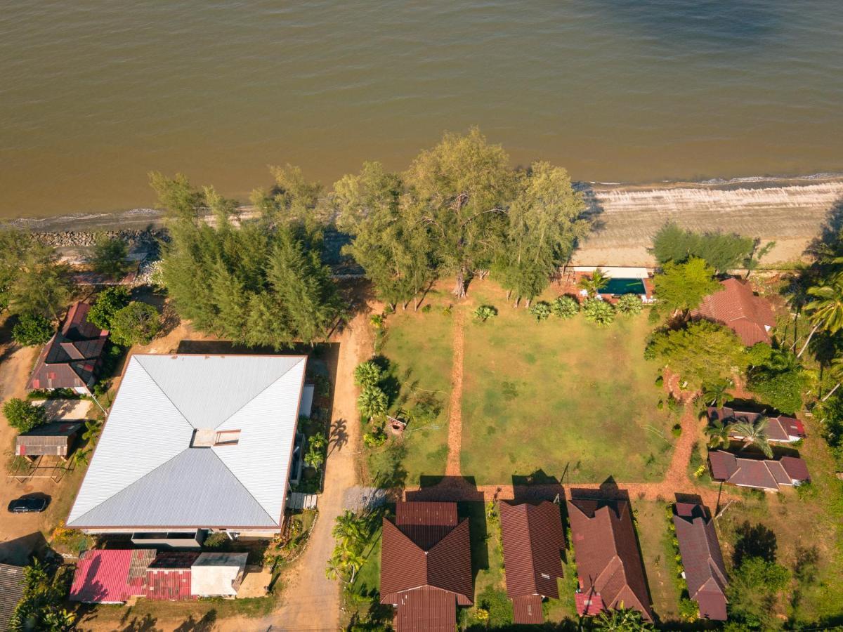 The Chevalley Beach Resort Szatun Kültér fotó