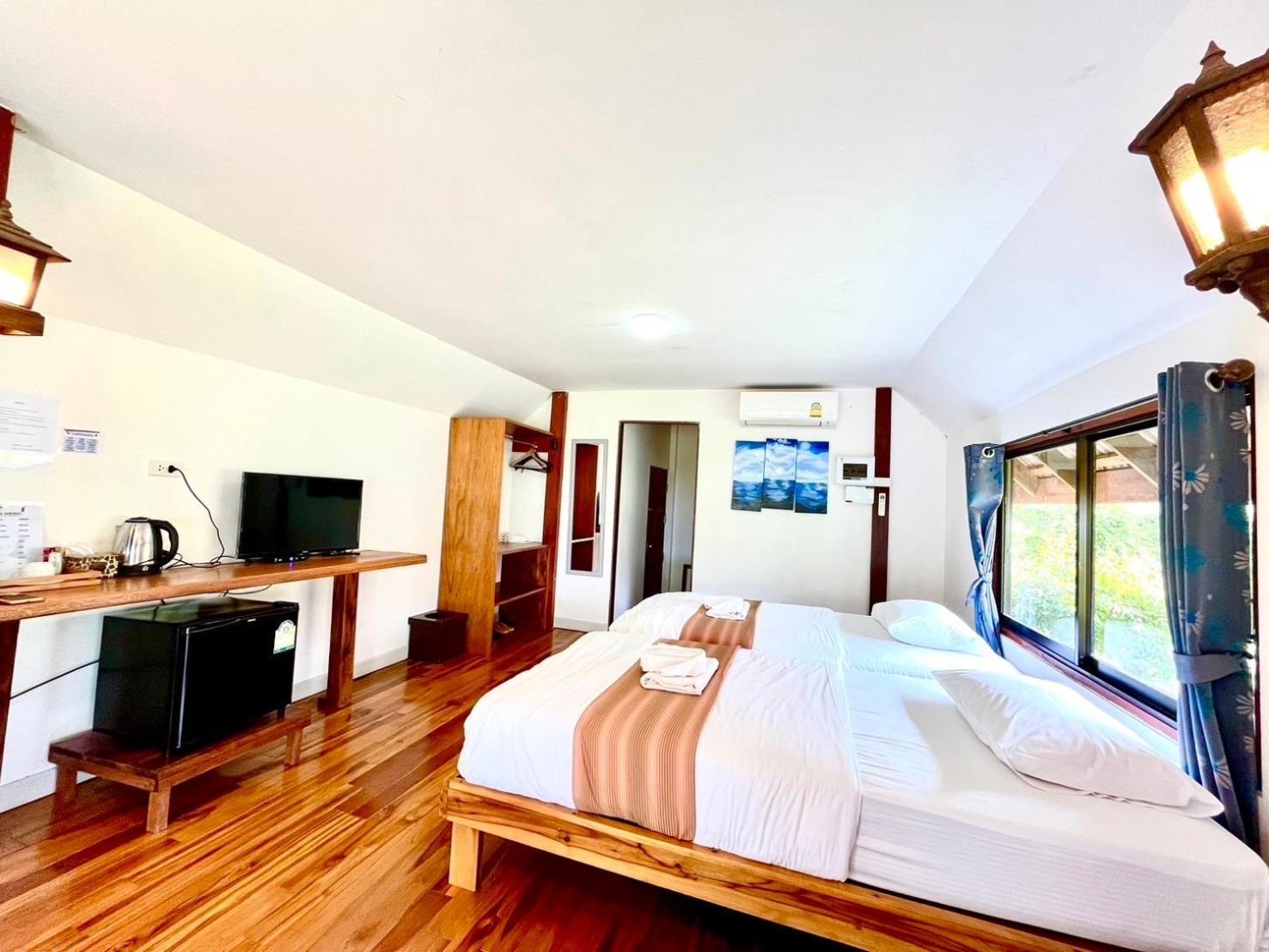 The Chevalley Beach Resort Szatun Kültér fotó