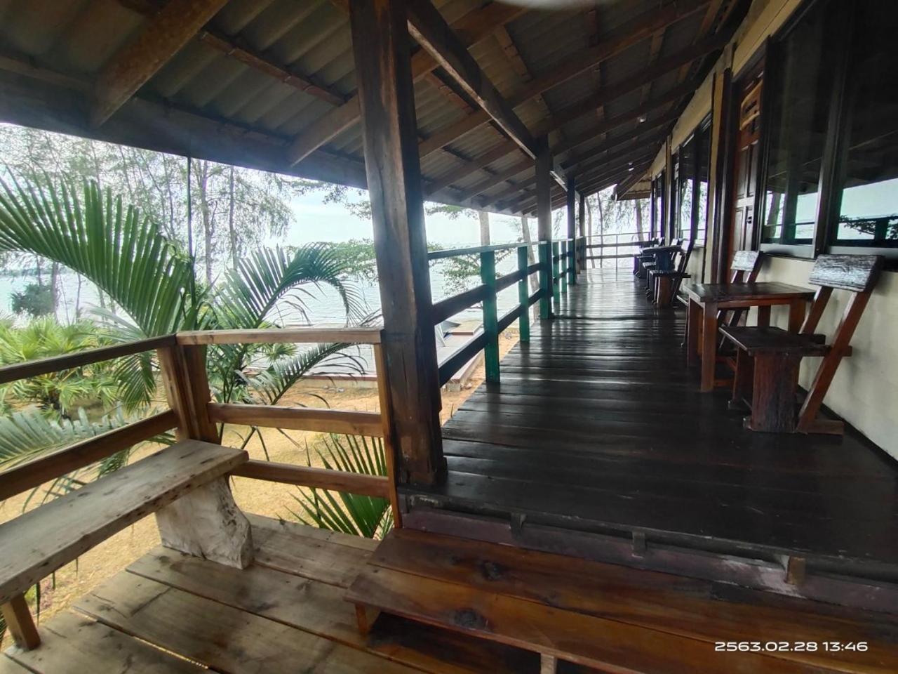 The Chevalley Beach Resort Szatun Kültér fotó