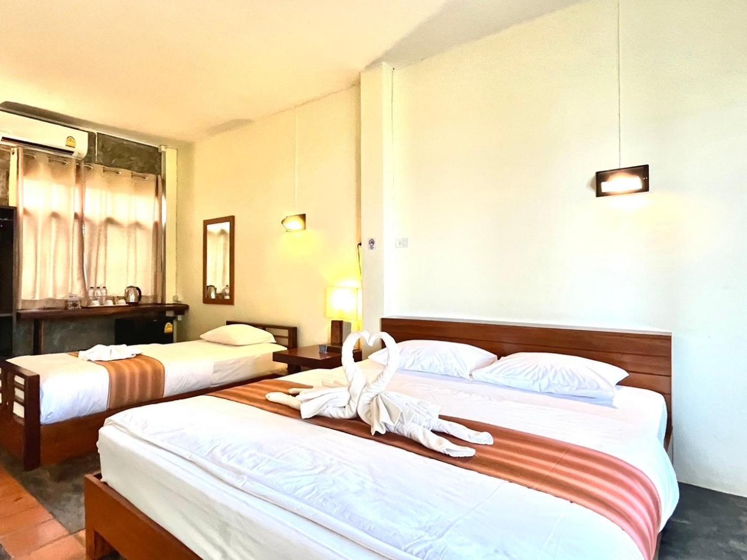The Chevalley Beach Resort Szatun Kültér fotó
