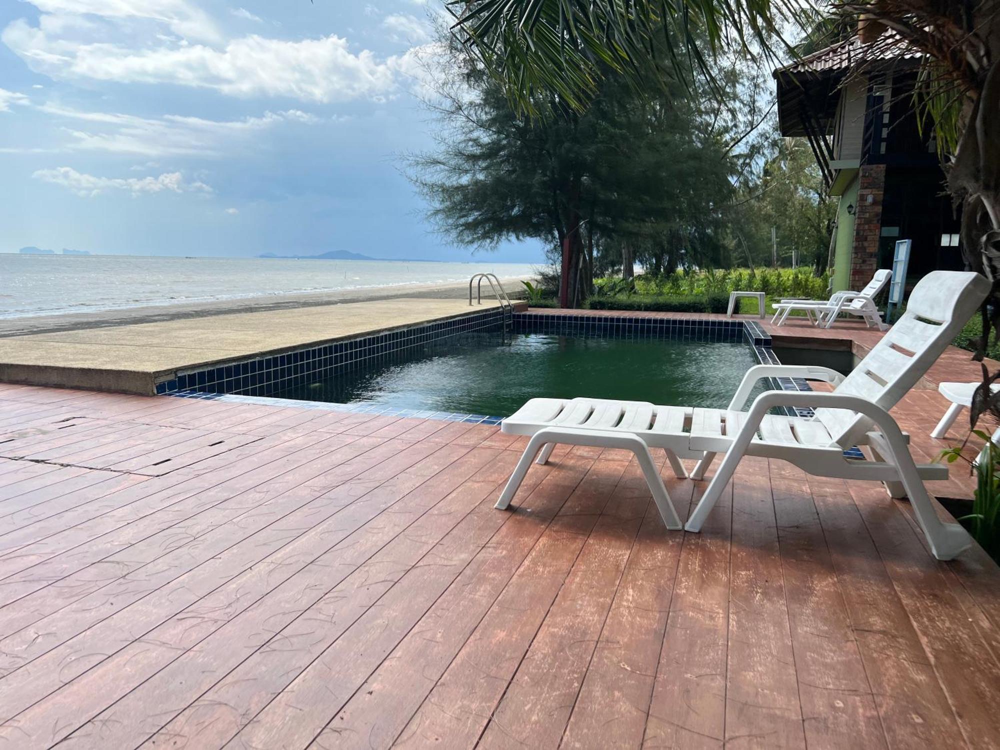 The Chevalley Beach Resort Szatun Kültér fotó