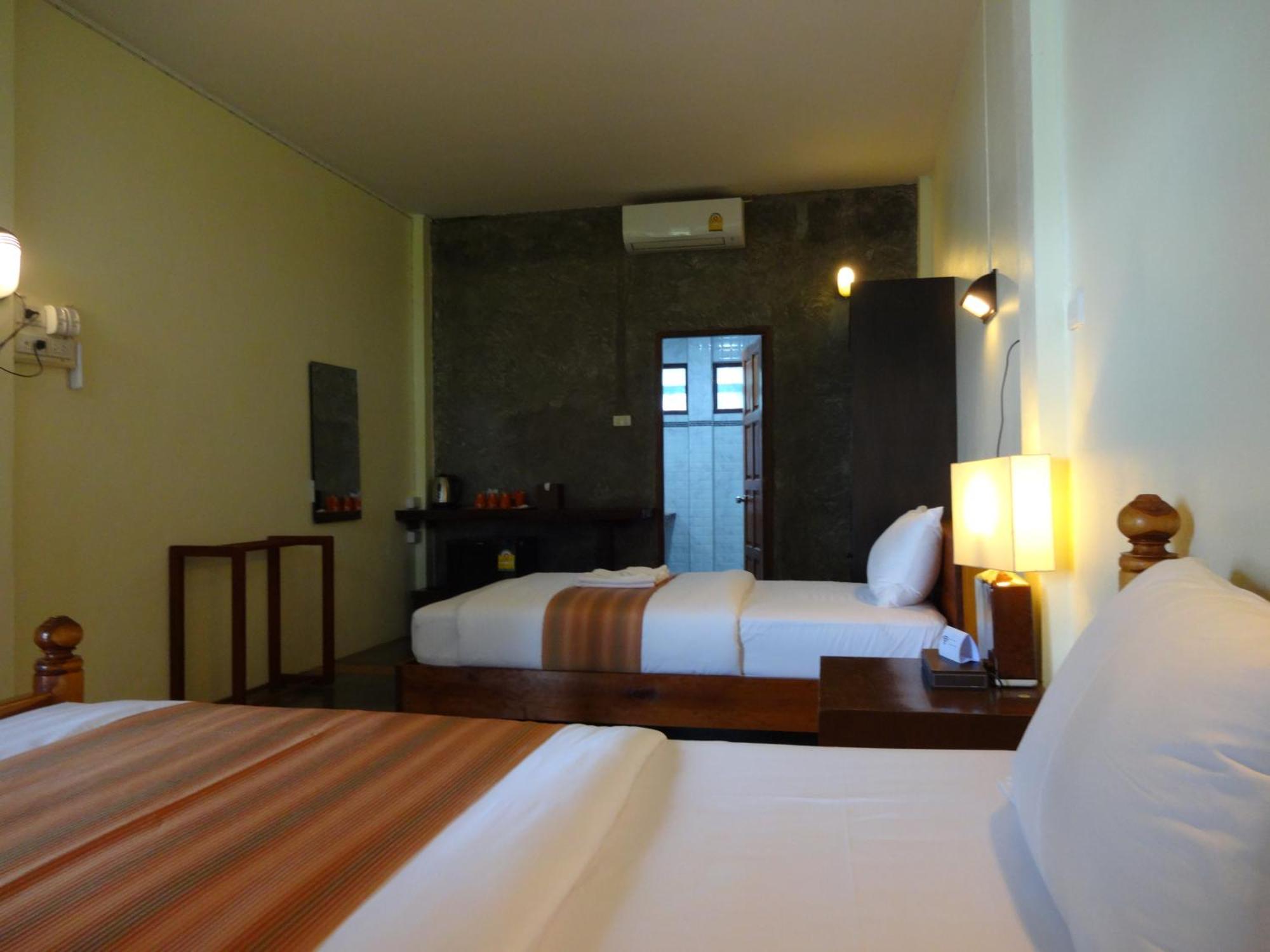 The Chevalley Beach Resort Szatun Kültér fotó