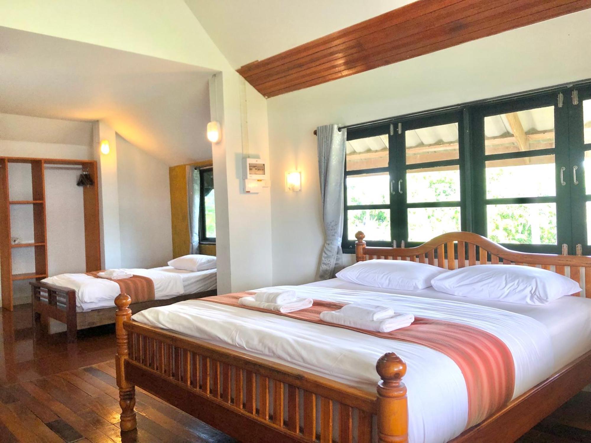 The Chevalley Beach Resort Szatun Kültér fotó